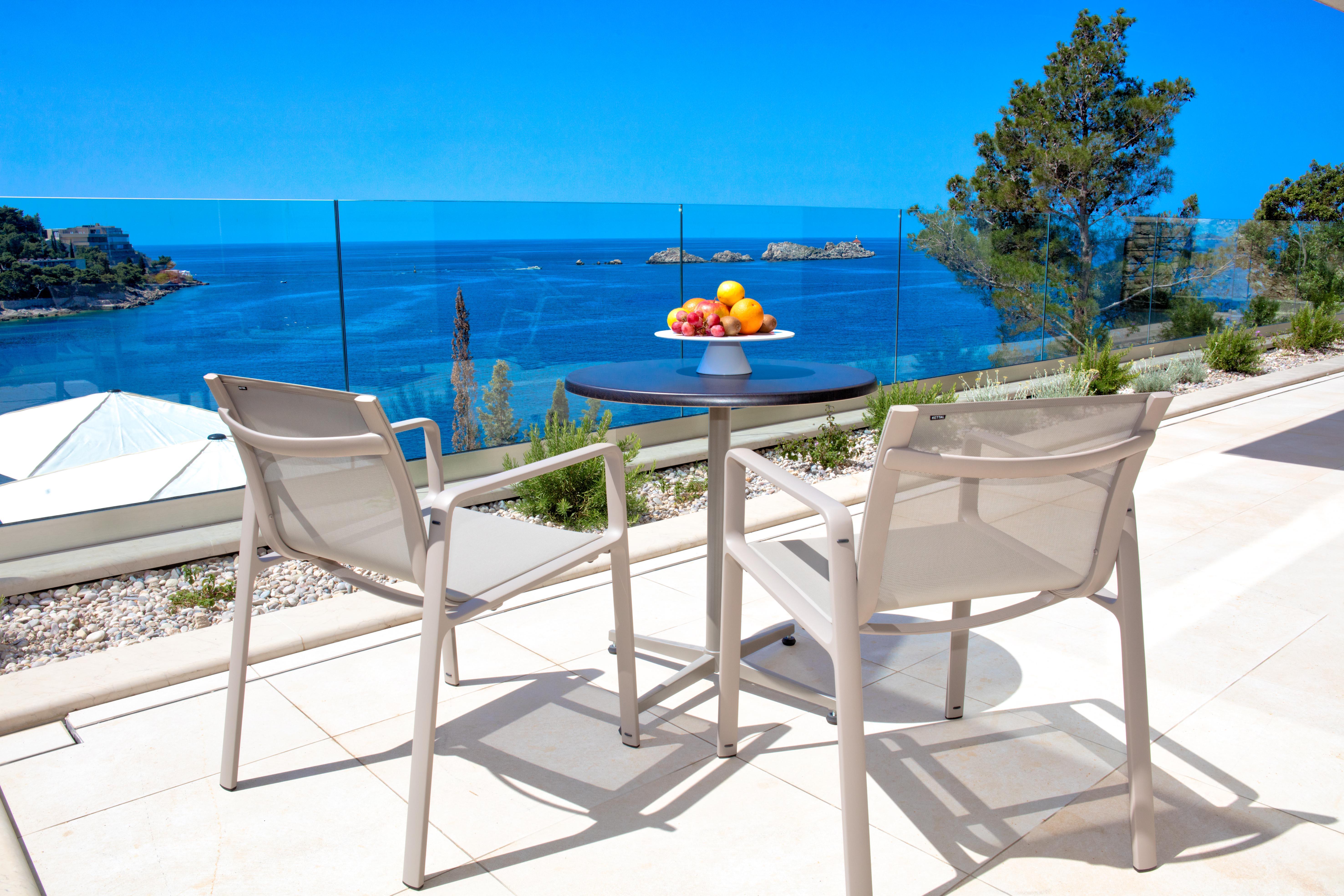 فندق More دوبروفينك المظهر الخارجي الصورة A patio set